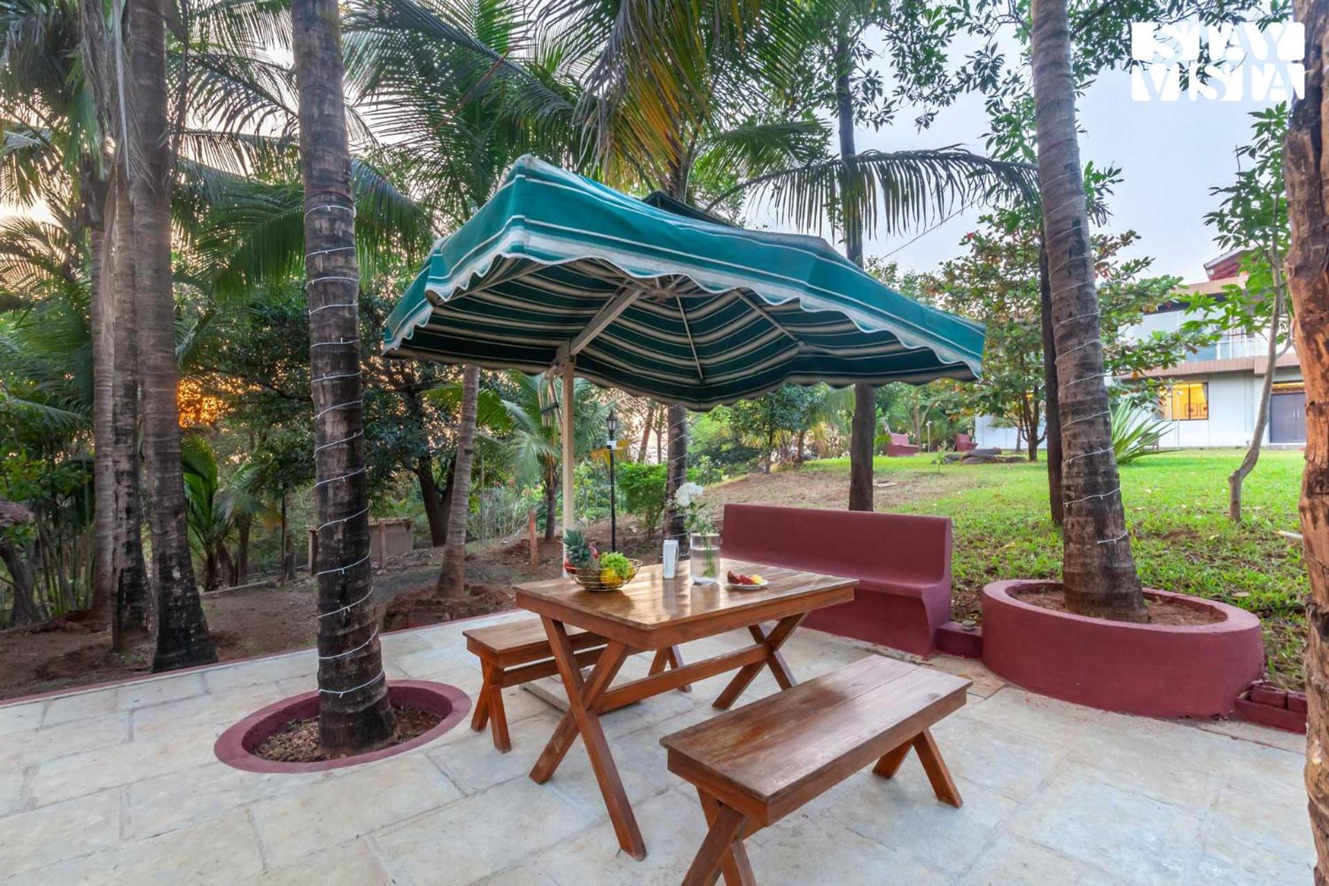 Stayvista'S Firefly Mountain Retreat - Villa With Private Pool, Gazebo & Terrace Karjat Eksteriør billede